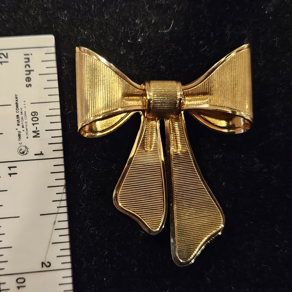 Vintage AVON Bow Brooch 1980